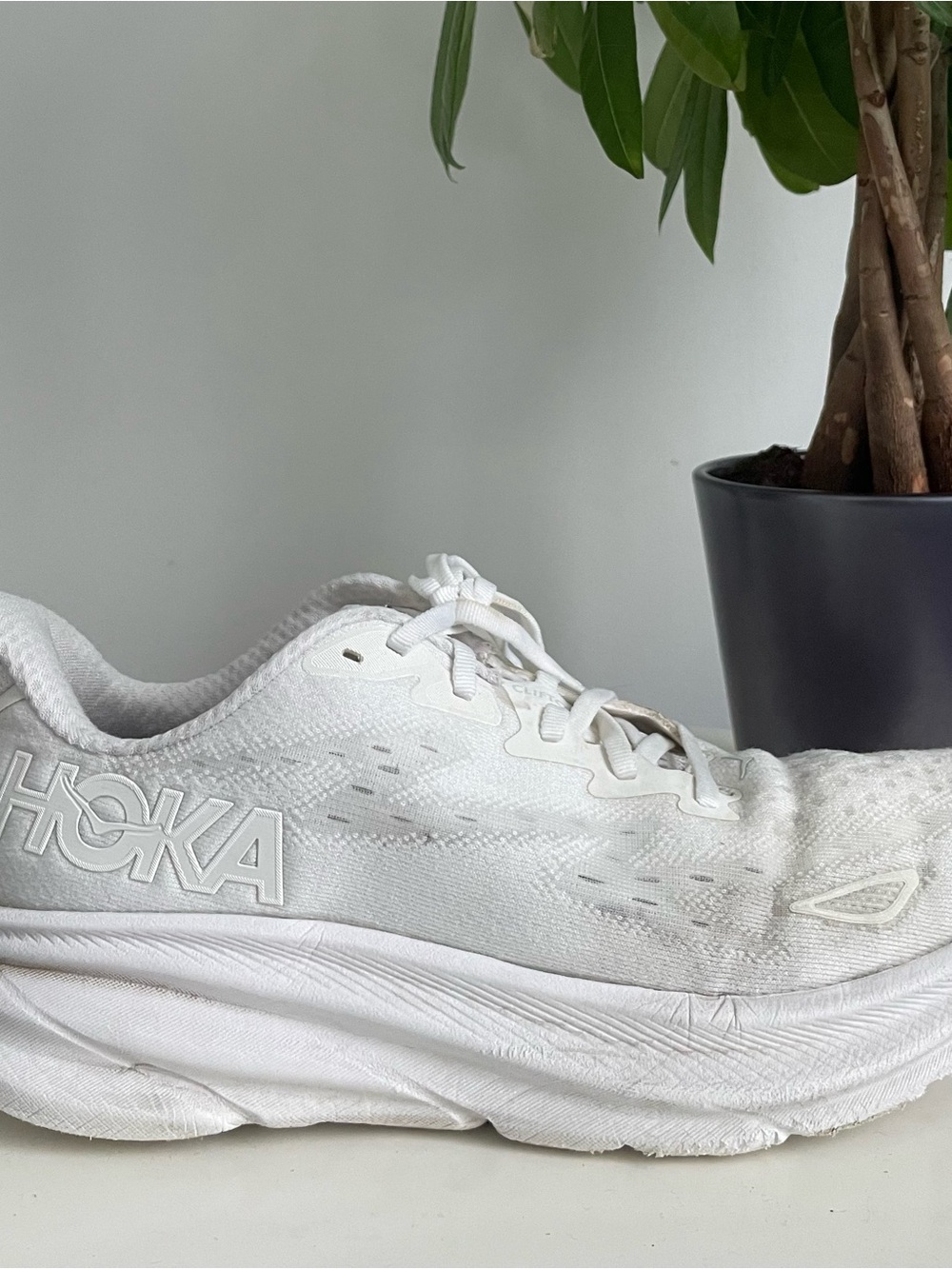 Women Size 9 Hoka One One Clifton 9
White Running Shoes